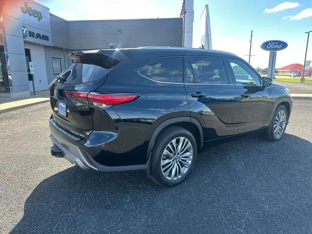 2021 Toyota Highlander Platinum