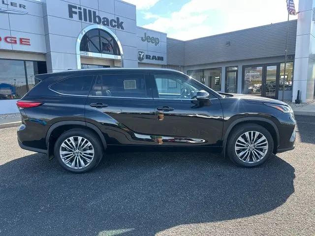 2021 Toyota Highlander Platinum