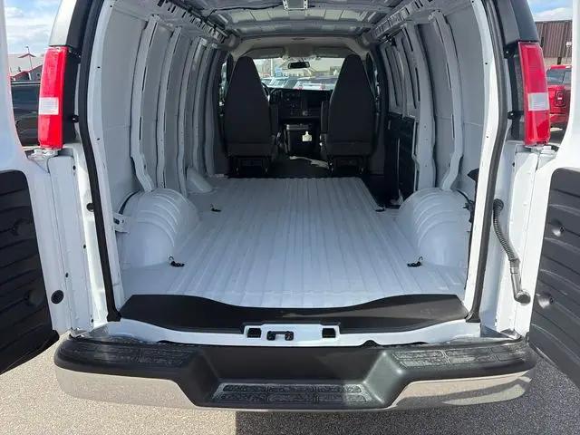 2026 Chevrolet Express Cargo Van 2500 Regular Wheelbase, WT, RWD