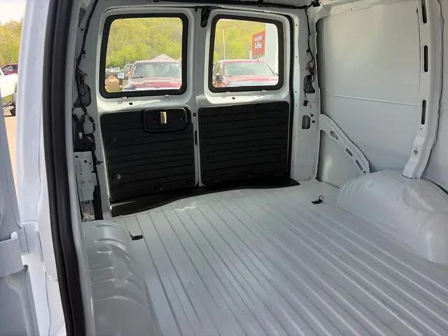 2026 Chevrolet Express Cargo Van 2500 Regular Wheelbase, WT, RWD