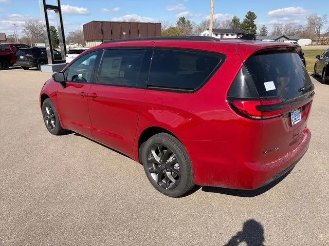 2026 Chrysler Pacifica Limited AWD