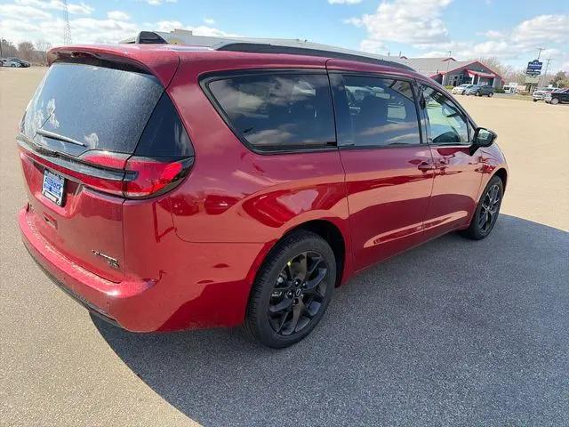 2026 Chrysler Pacifica Limited AWD