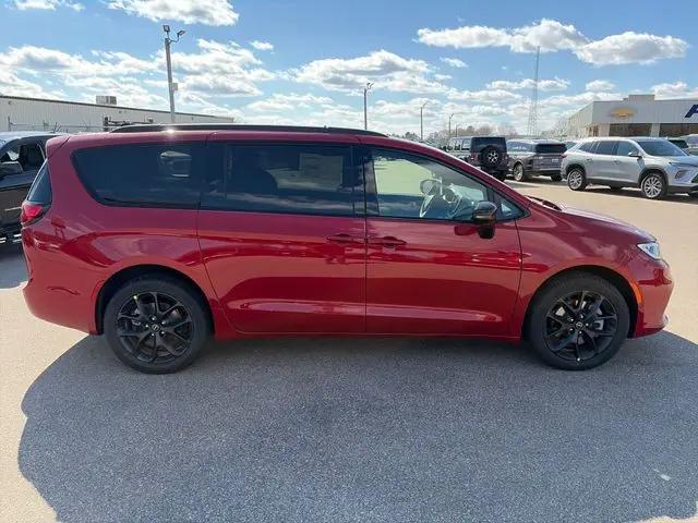 2026 Chrysler Pacifica Limited AWD