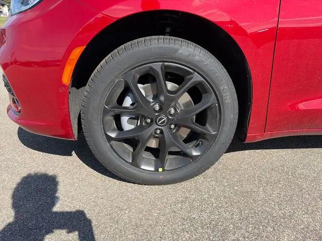 2026 Chrysler Pacifica Limited AWD