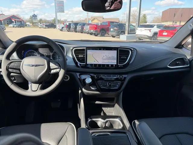 2026 Chrysler Pacifica Limited AWD