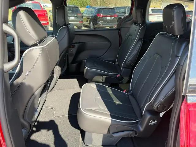 2026 Chrysler Pacifica Limited AWD