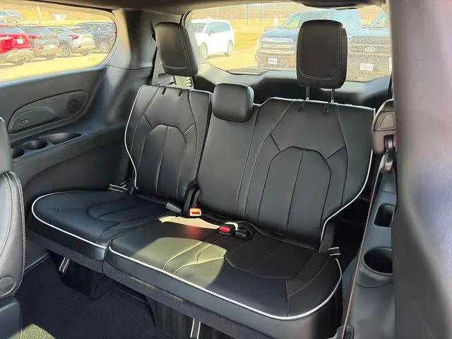 2026 Chrysler Pacifica Limited AWD