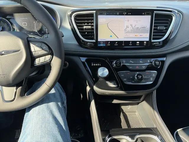 2026 Chrysler Pacifica Limited AWD