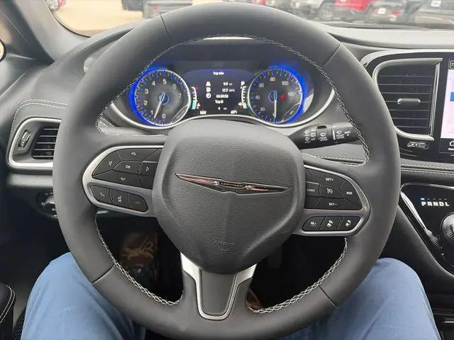 2026 Chrysler Pacifica Select AWD