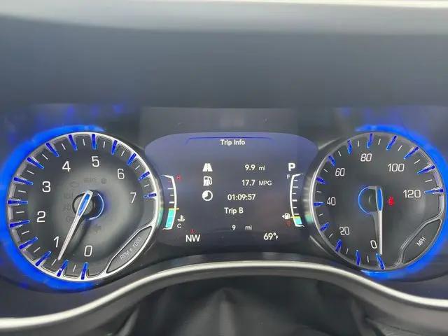 2026 Chrysler Pacifica Select AWD