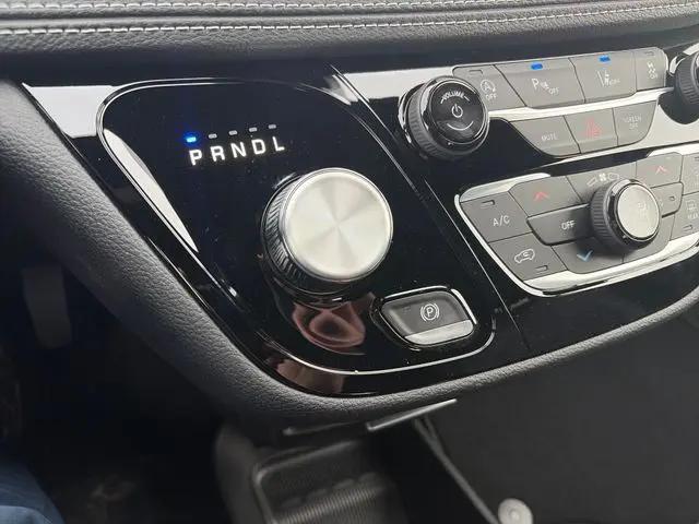 2026 Chrysler Pacifica Select AWD