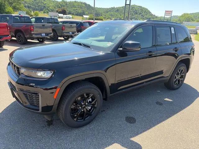 2026 Jeep Grand Cherokee Altitude 4x4 for sale in Boscobel, WI
