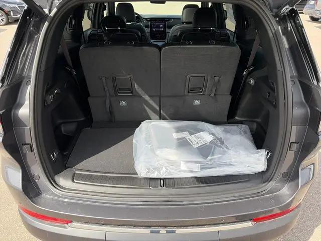 2025 Jeep Grand Cherokee L Limited 4x4