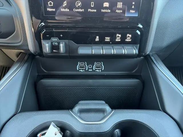 2026 Ram 2500 Big Horn Crew Cab 4x4 6'4" Box