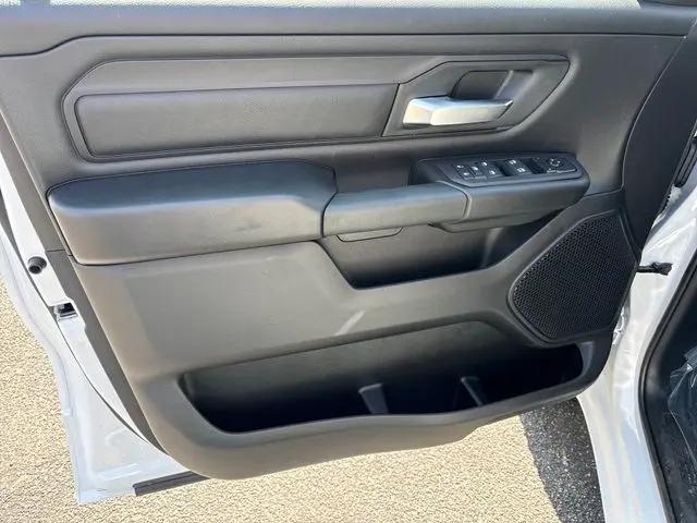 2026 Ram 1500 Warlock Crew Cab 4x4 5'7" Box