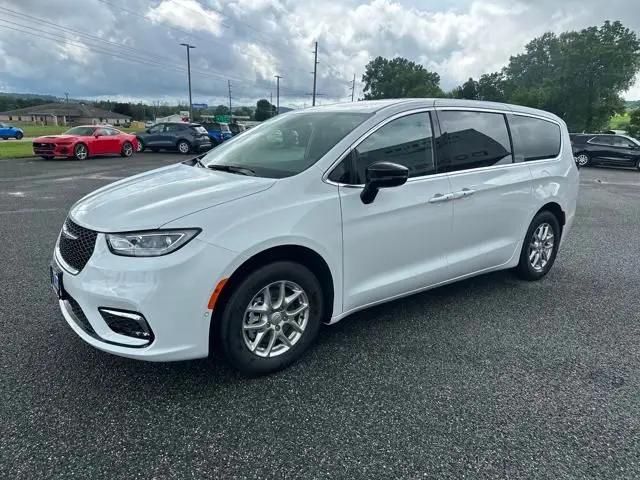 2025 Chrysler Pacifica Select for sale in Richland Center, WI