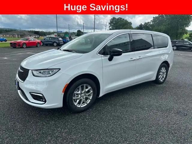 2025 Chrysler Pacifica Select for sale in Richland Center, WI