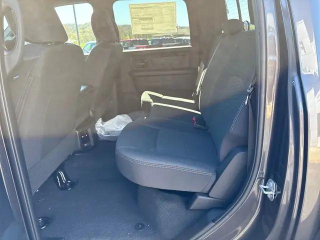 2026 Ram 2500 Black Express Crew Cab 4x4 6'4" Box