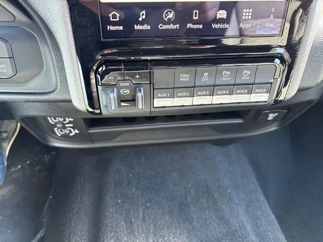 2026 Ram 2500 Black Express Crew Cab 4x4 6'4" Box