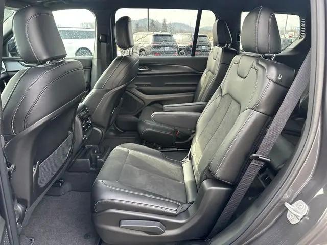 2025 Jeep Grand Cherokee L Altitude X 4x4