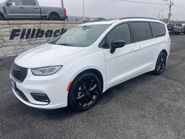 2026 Chrysler Pacifica Limited for sale in Prairie du Chien, WI