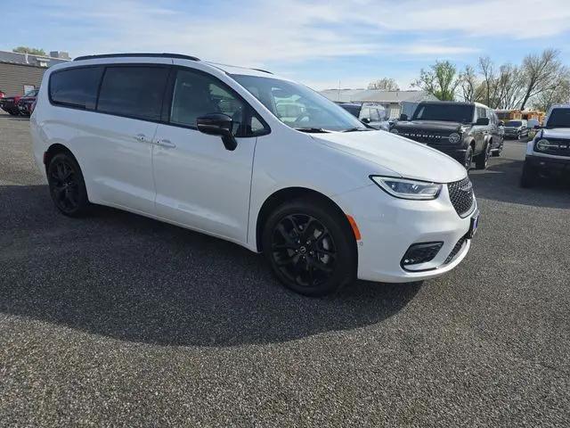 2026 Chrysler Pacifica Limited AWD