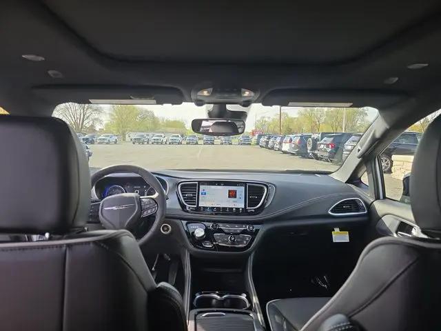 2026 Chrysler Pacifica Limited AWD
