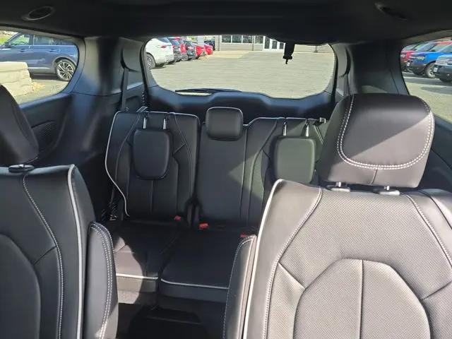 2026 Chrysler Pacifica Limited AWD