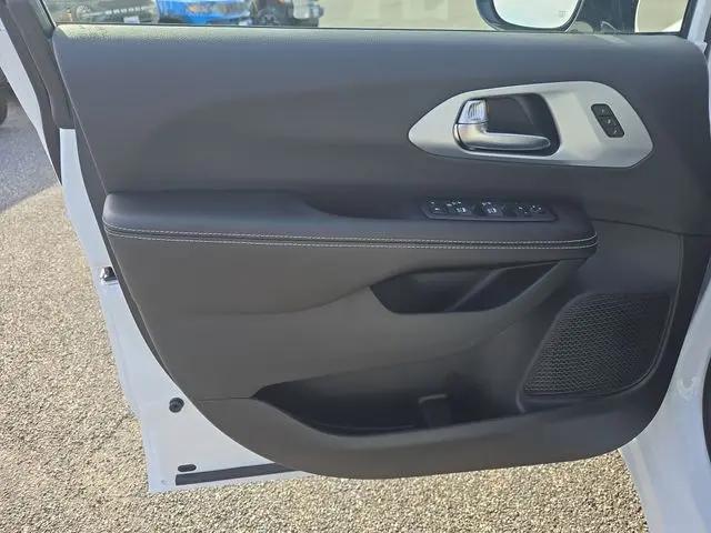 2026 Chrysler Pacifica Limited AWD
