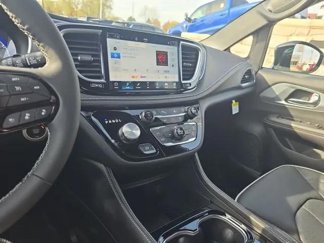 2026 Chrysler Pacifica Limited AWD