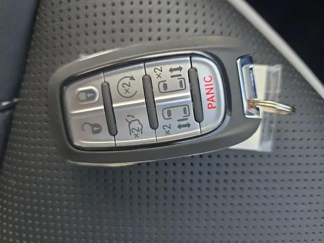 2026 Chrysler Pacifica Limited AWD