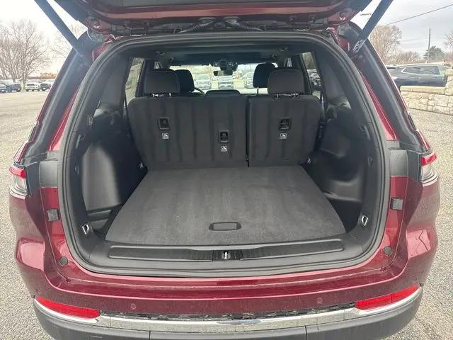 2026 Jeep Grand Cherokee Altitude 4x4