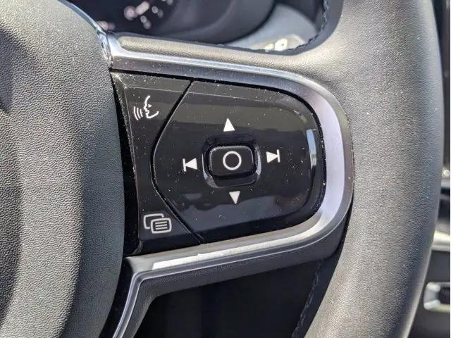 2025 Volvo XC60 B5 Ultra