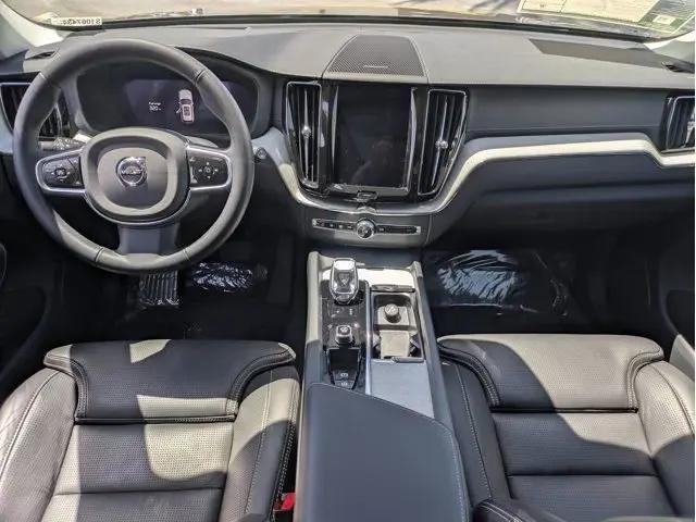 2025 Volvo XC60 B5 Ultra