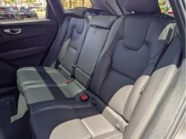 2025 Volvo XC60 B5 Ultra