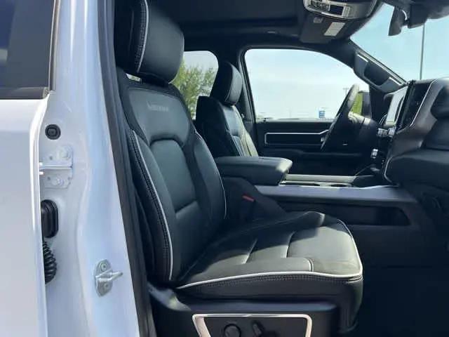 2026 Ram 1500 Laramie Crew Cab 4x4 5'7" Box