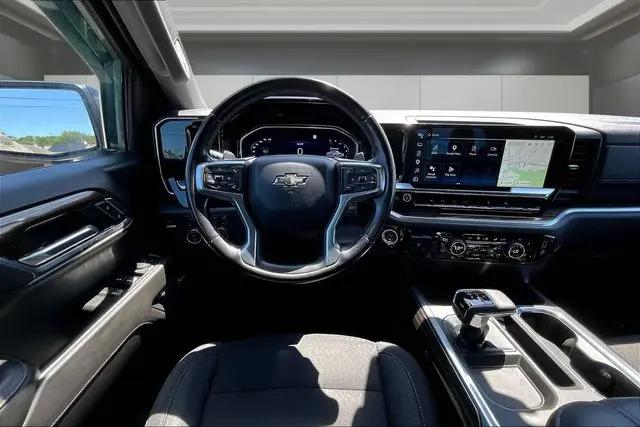 2022 Chevrolet Silverado 1500 4WD Crew Cab Standard Bed RST