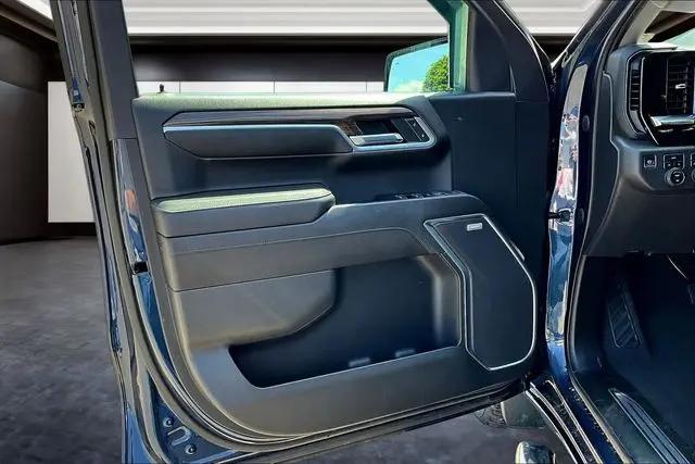 2022 Chevrolet Silverado 1500 4WD Crew Cab Standard Bed RST