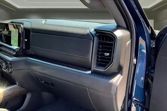 2022 Chevrolet Silverado 1500 4WD Crew Cab Standard Bed RST