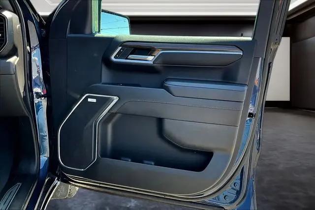 2022 Chevrolet Silverado 1500 4WD Crew Cab Standard Bed RST
