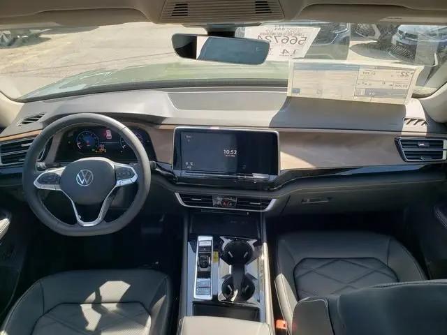 2026 Volkswagen Atlas SE with Technology