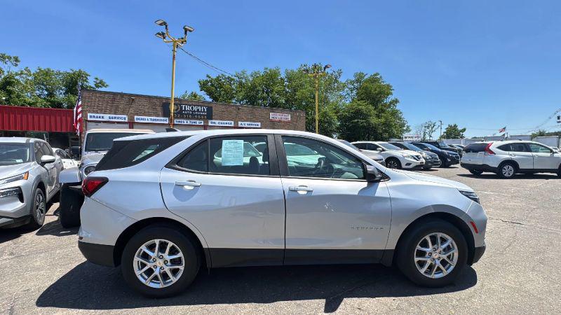 2022 Chevrolet Equinox AWD LS