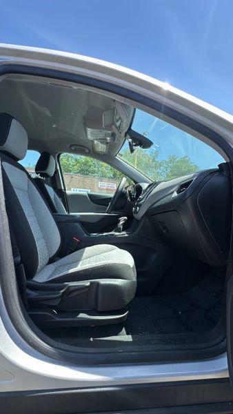 2022 Chevrolet Equinox AWD LS