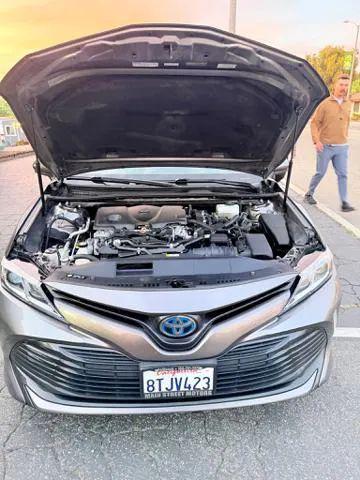 2020 Toyota Camry LE Hybrid