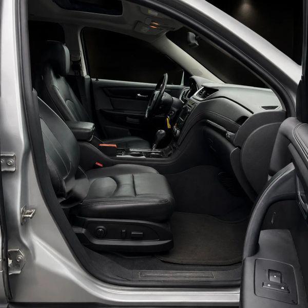 2017 Chevrolet Traverse 2LT
