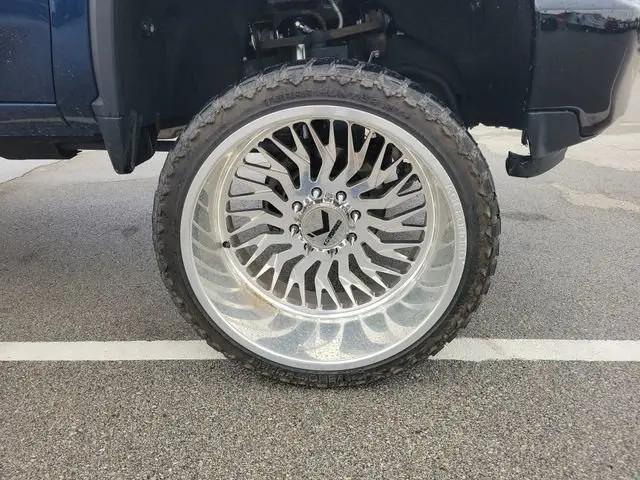 2022 Chevrolet Silverado 2500HD 4WD Crew Cab Standard Bed Custom