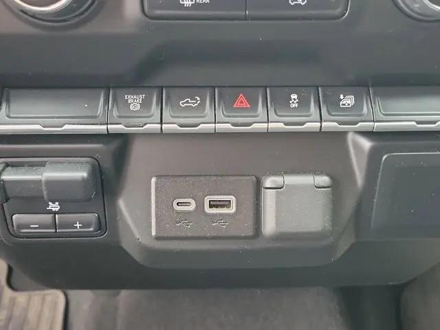 2022 Chevrolet Silverado 2500HD 4WD Crew Cab Standard Bed Custom