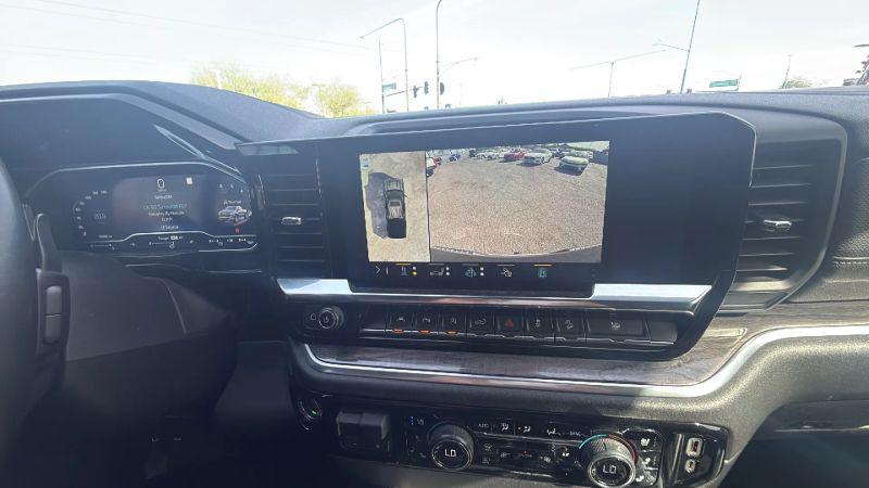 2022 Chevrolet Silverado 1500 4WD Crew Cab Short Bed LTZ