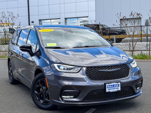 2023 Chrysler Pacifica Hybrid Limited for sale in Hadley, MA