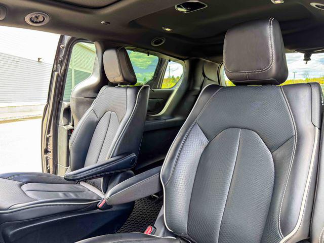 2023 Chrysler Pacifica Hybrid Limited